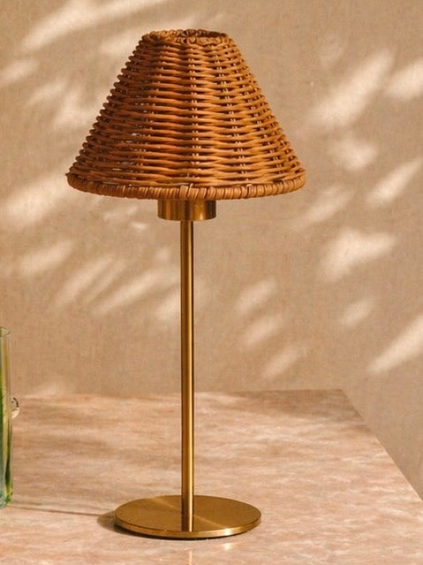 Luma Riva Akku Tischlampe aus Rattan – Kabellose LED Lampe mit Touch Dimmer – Mediterranes Lichtdesign