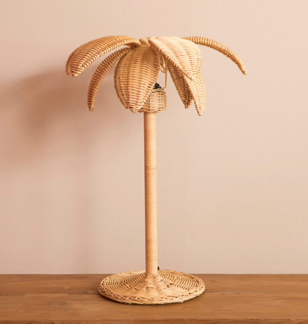 Luma Rattan Stehlampe – Handgeflochtene Natur Lampe mit Eisenfuß – Mediterranes Lichtdesign