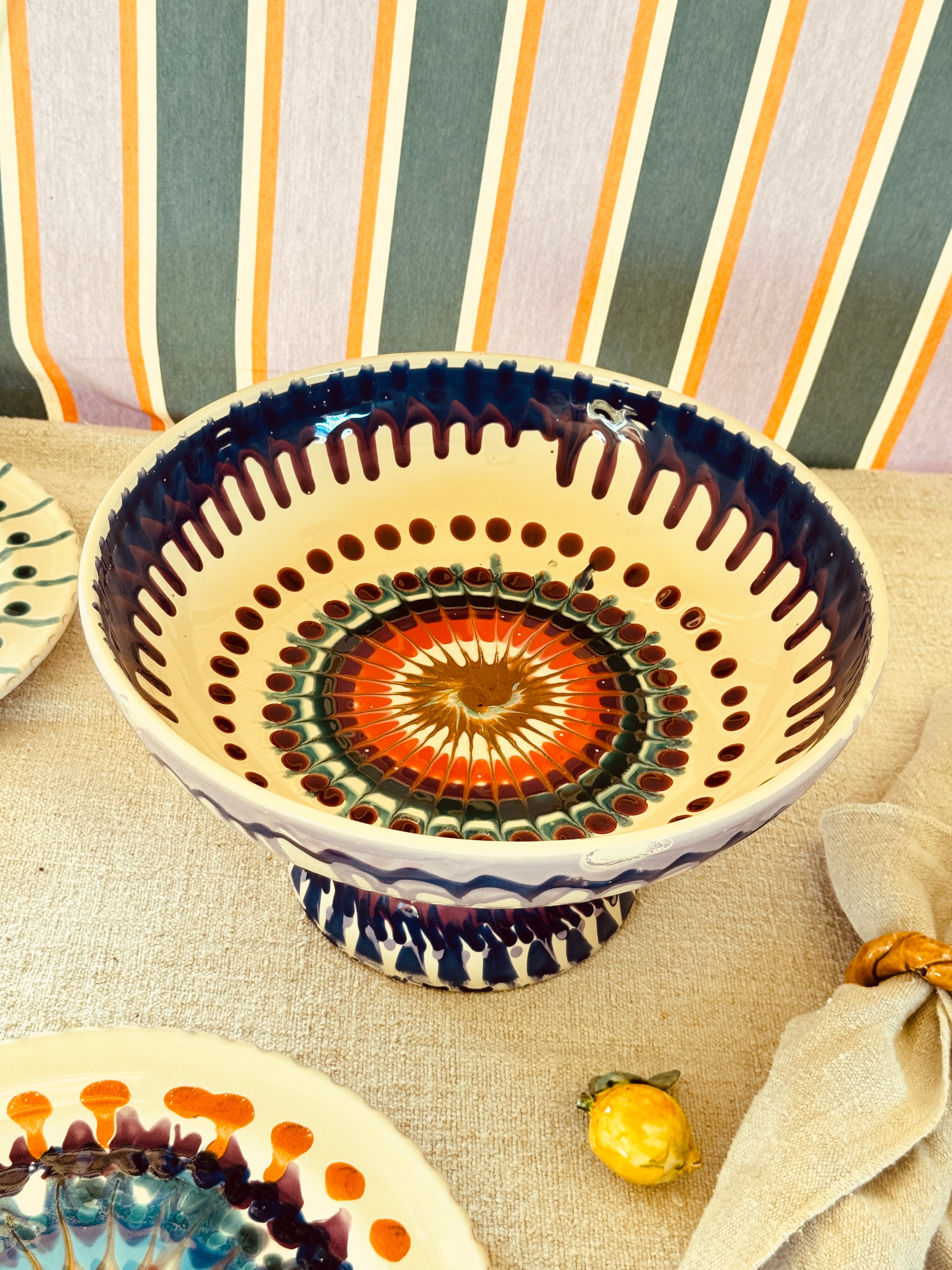 Handgefertigte Keramik Schale mit Fuß 30 cm | Italienisches Unikat