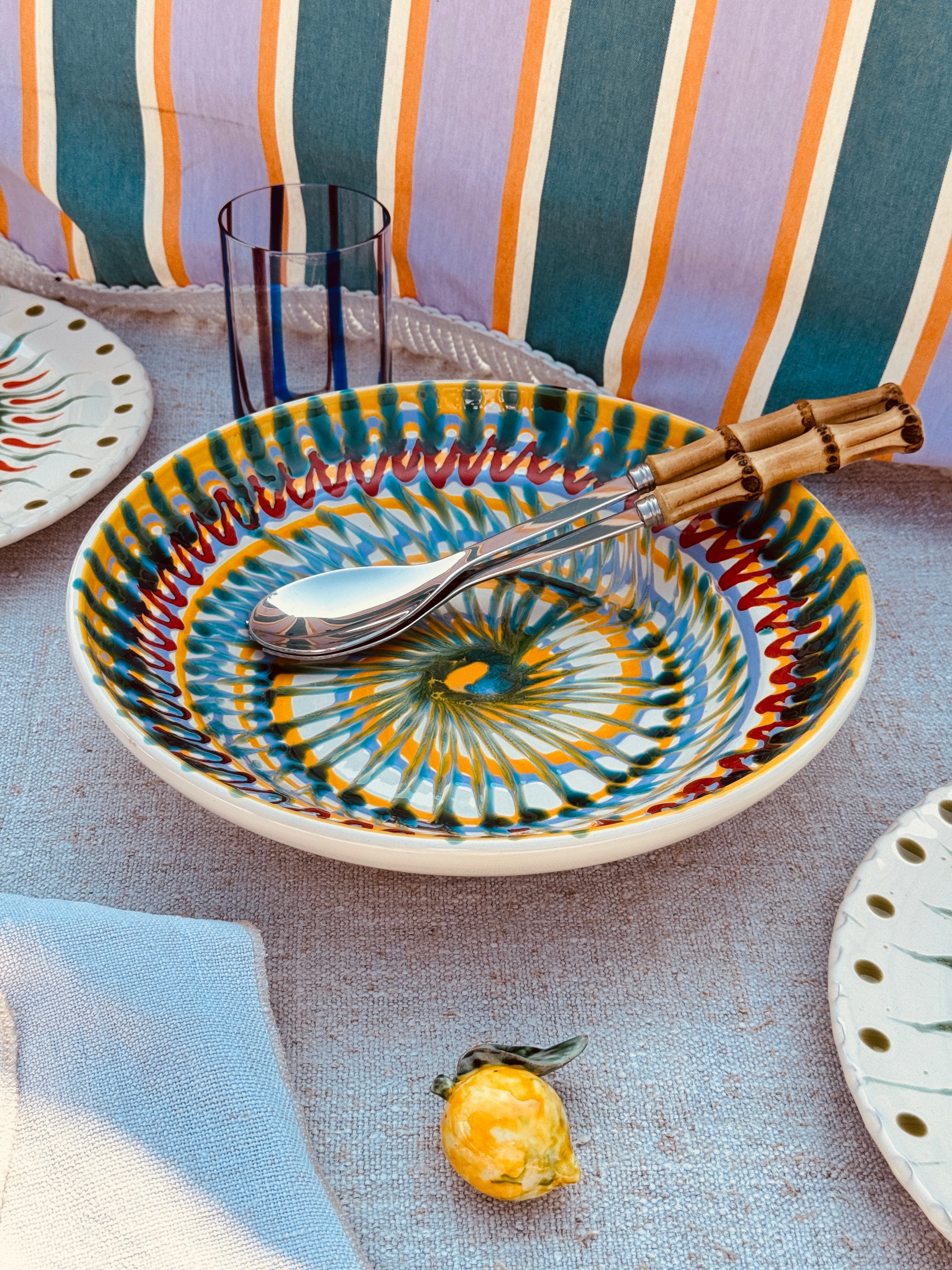 Flache Schale im "Psychodelic" Design – 29cm EINZELSTÜCK – NUR 1 X VERFÜGBAR!
