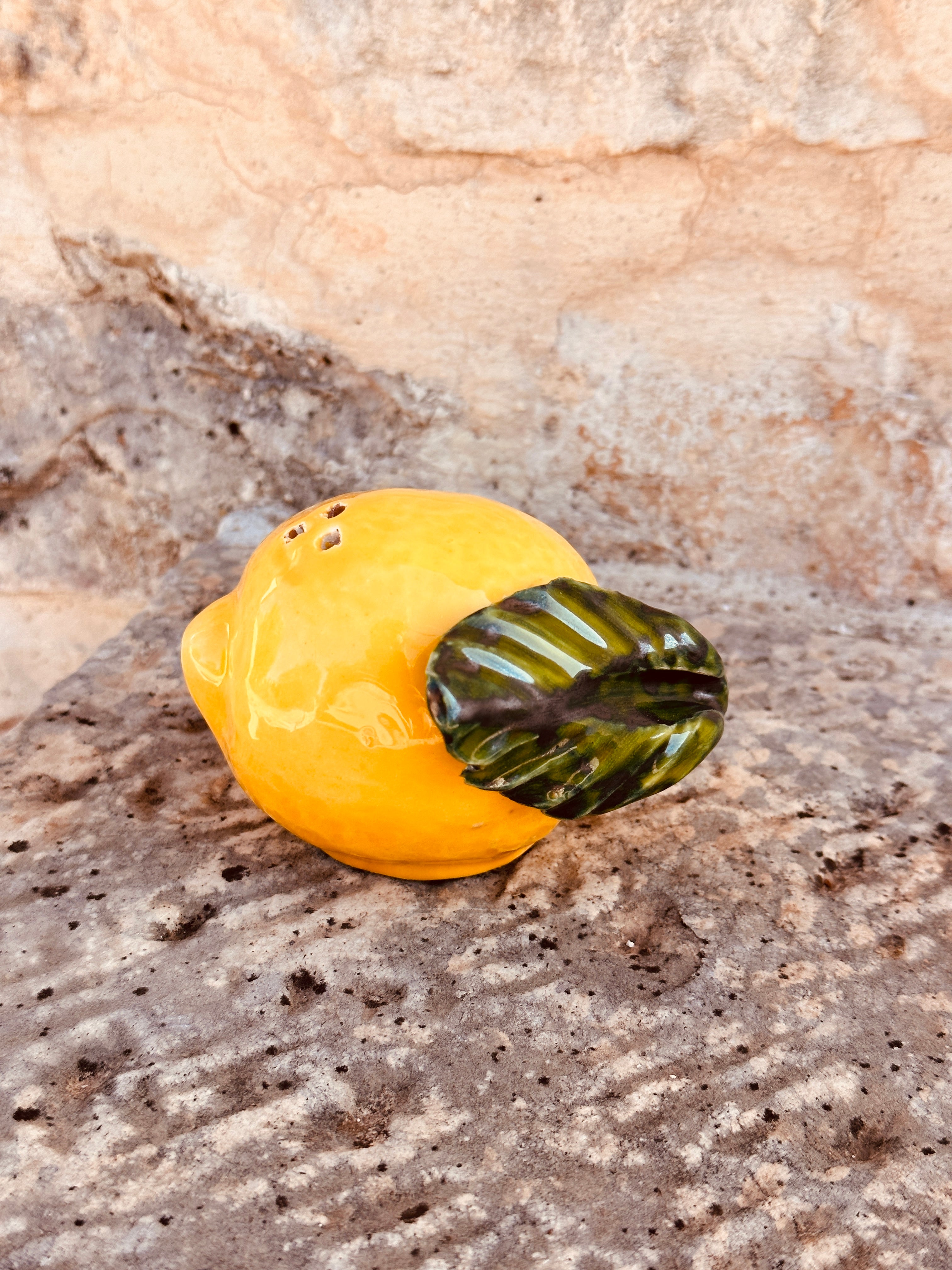 SALT & PEPPER SHAPED as Lemon
