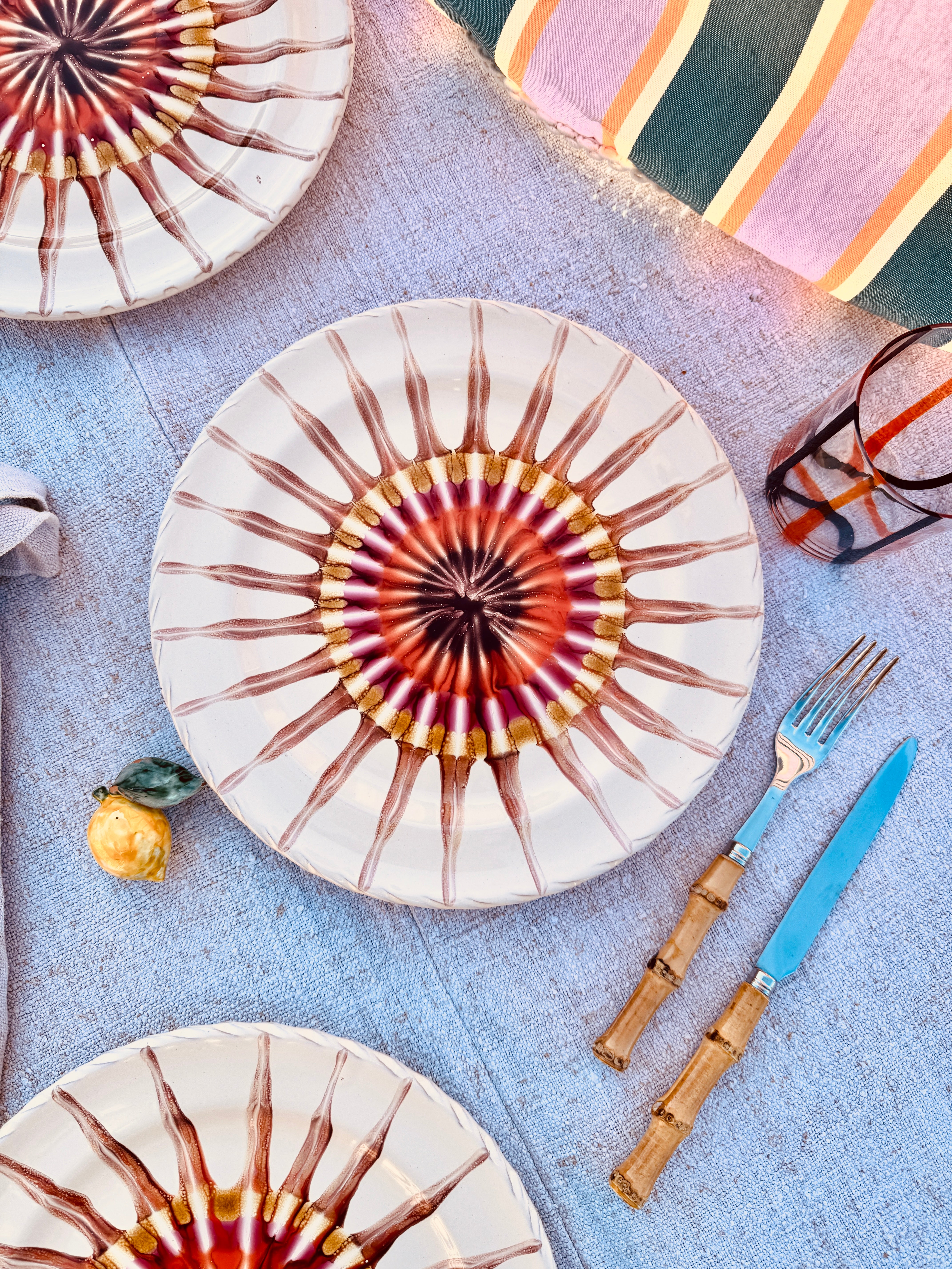 Speiseteller - 27cm "Grand Hotel Riviera 1967" Handgemachte Keramik aus Apulien