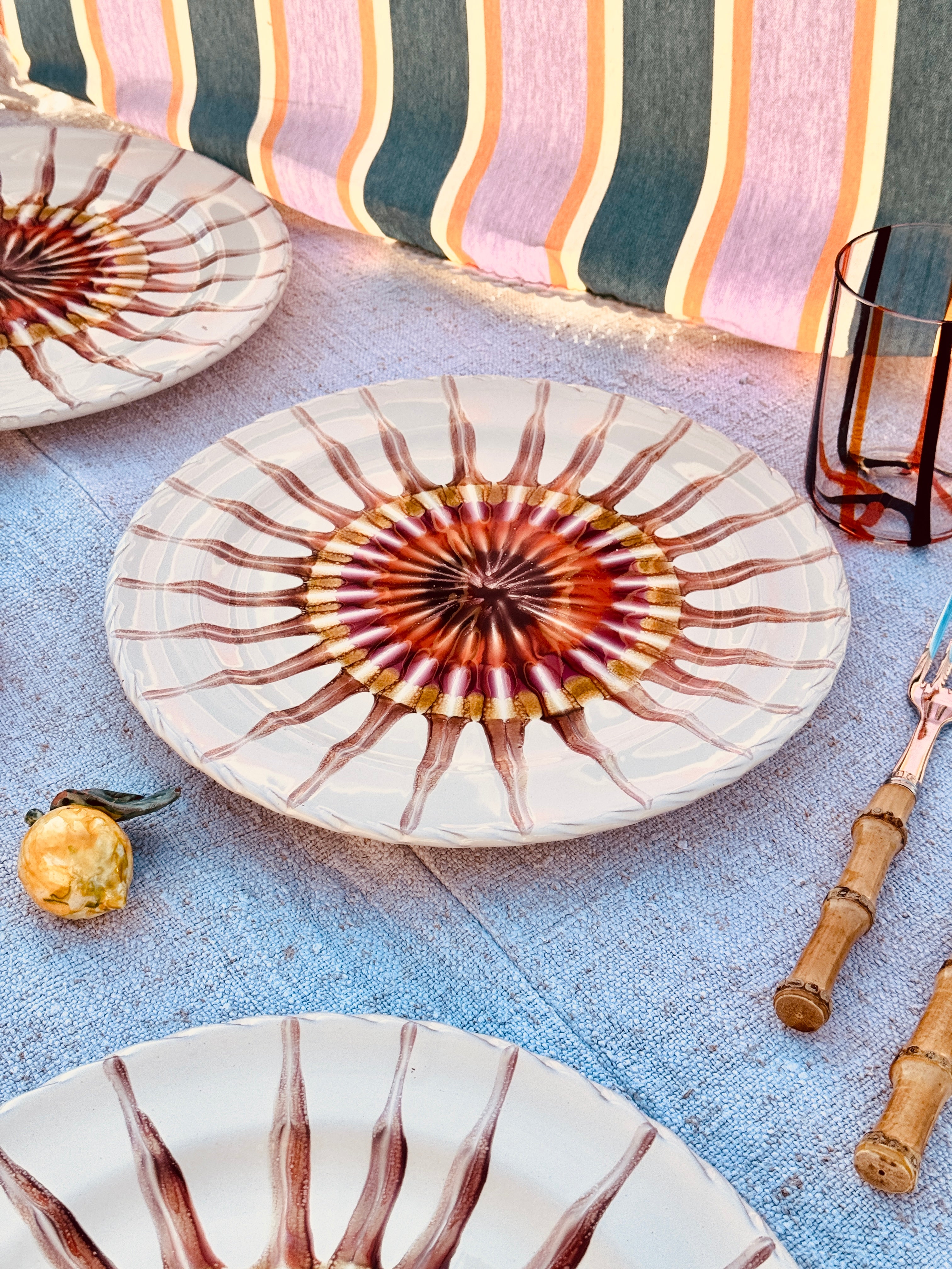 Speiseteller - 27cm "Grand Hotel Riviera 1967" Handgemachte Keramik aus Apulien