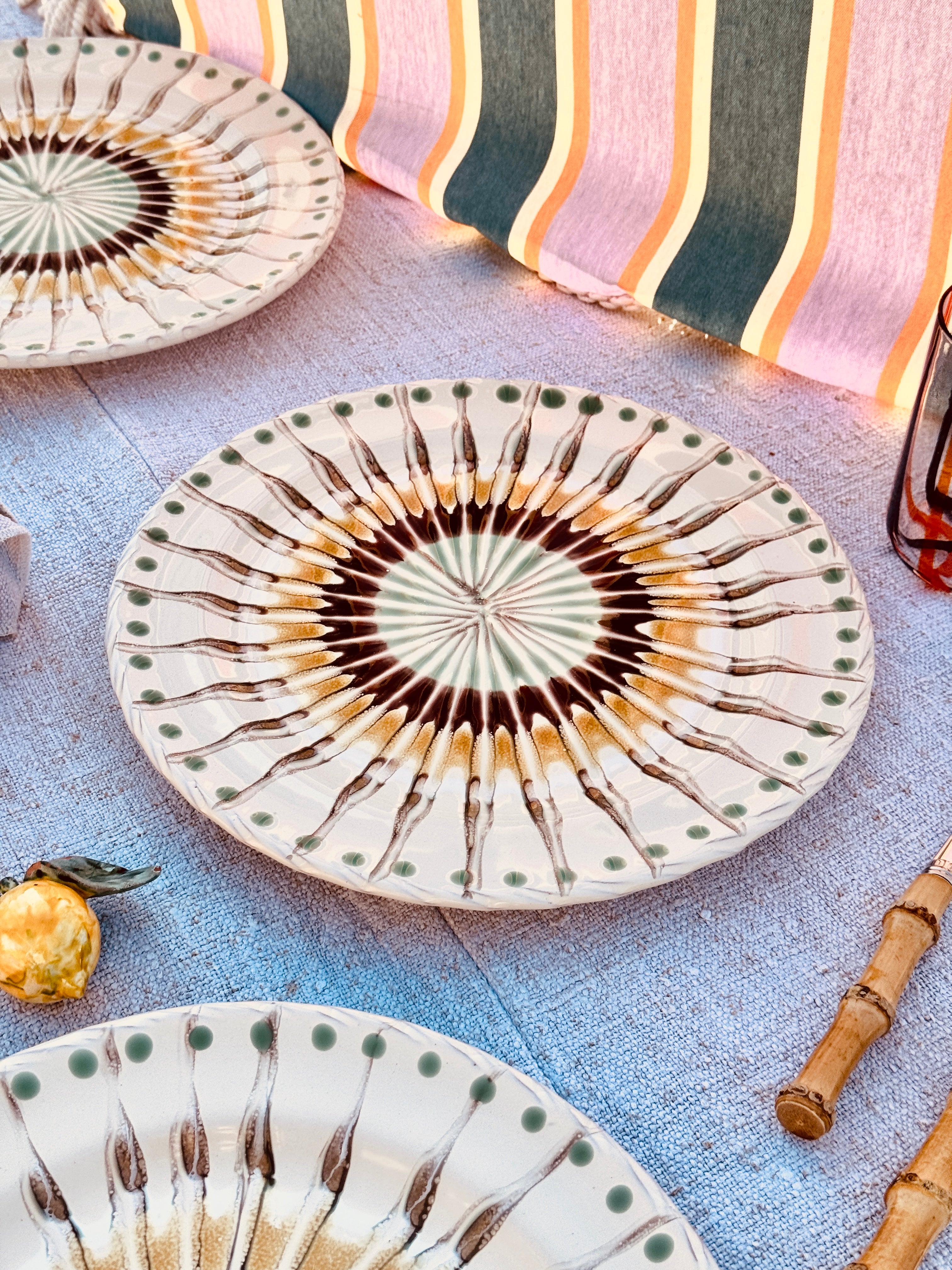 Speiseteller - 27cm "Grand Hotel Riviera 1966" Handgemachte Keramik aus Apulien