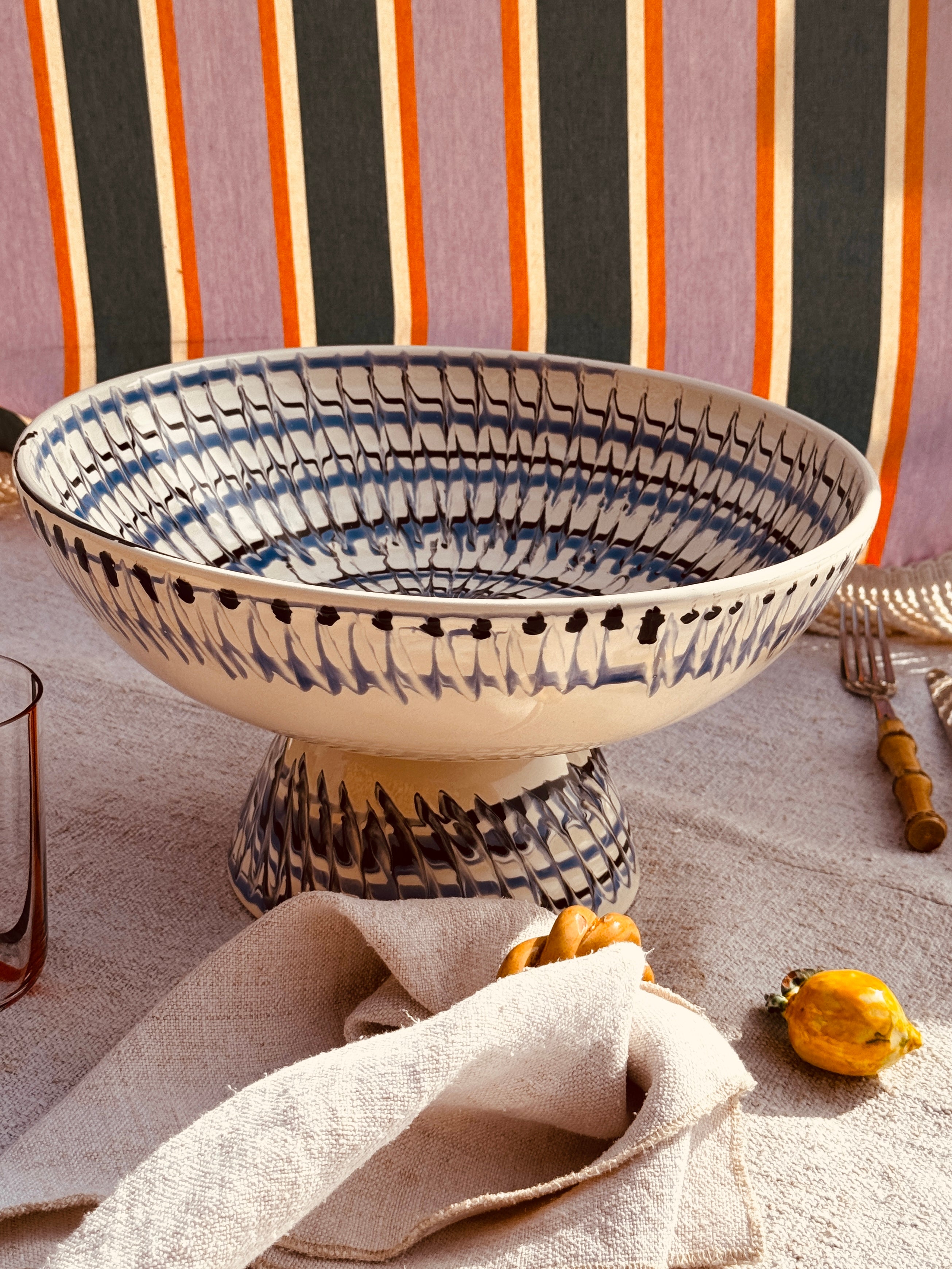 Handgefertigte Keramik Schale mit Fuß 30 cm | Italienisches Unikat