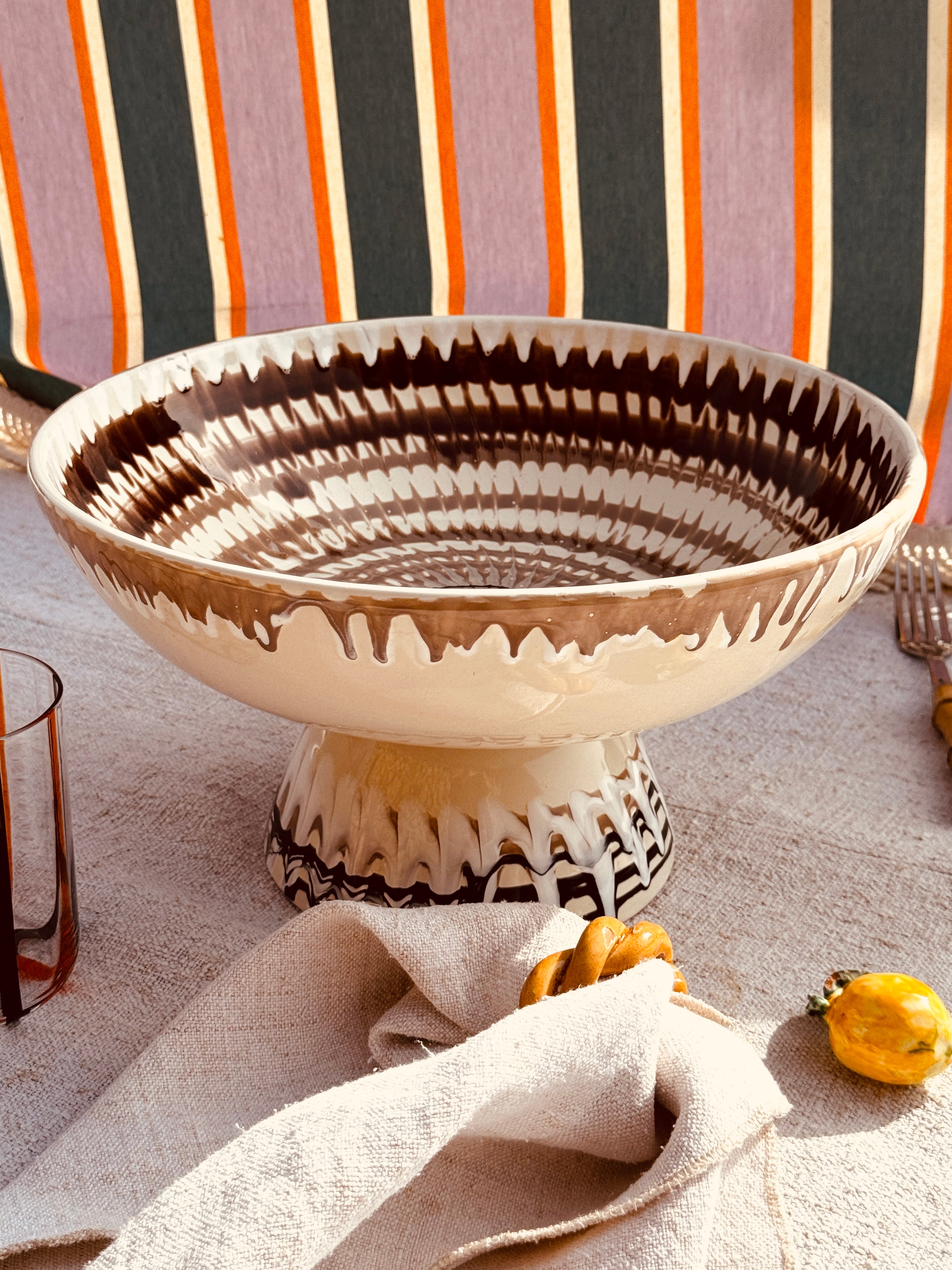 Handgefertigte Keramik Schale mit Fuß 30 cm | Italienisches Unikat