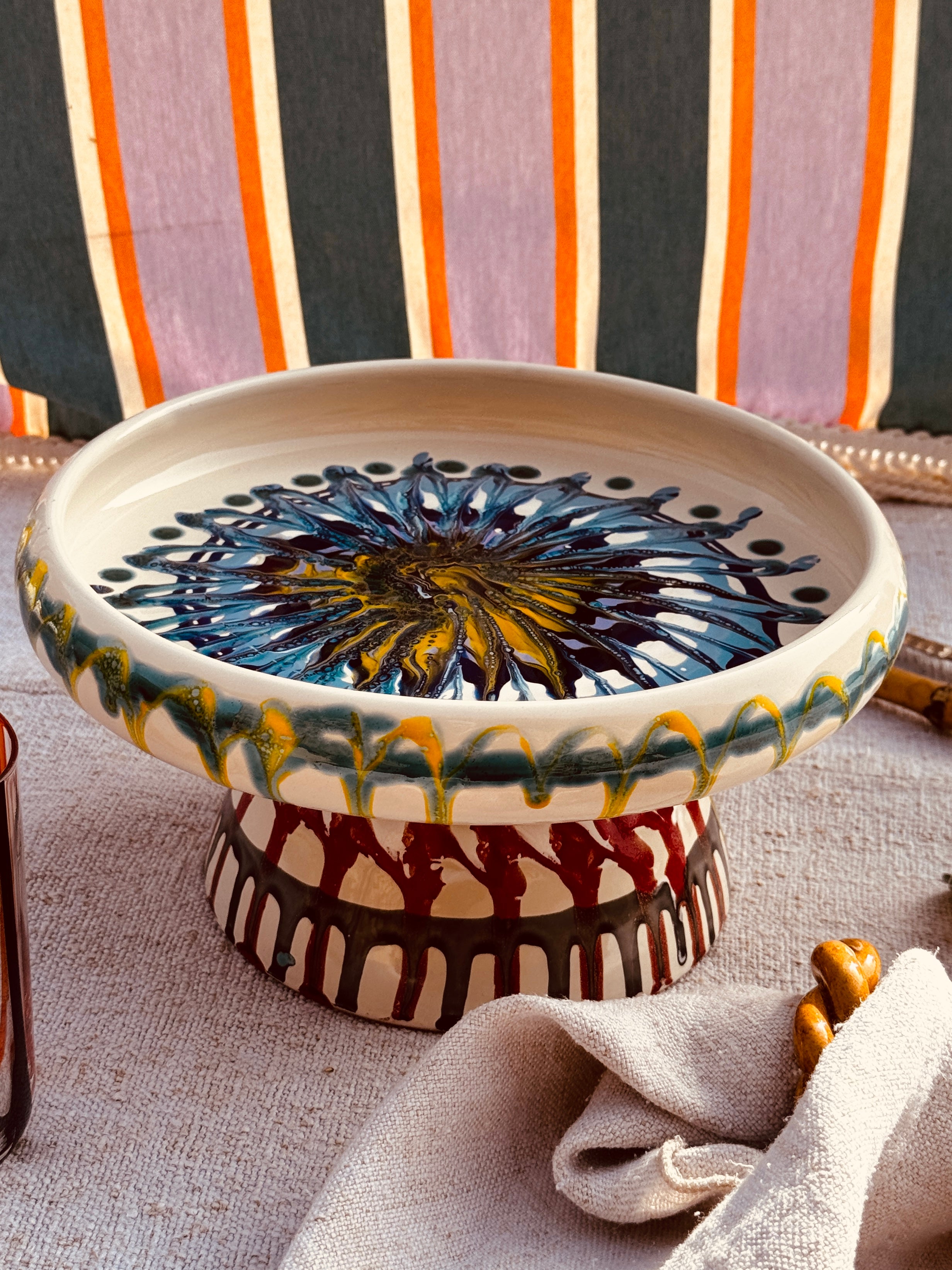 Riviera Präsentierteller mit Fuß 25 cm | Handgemachte Keramik aus Italien