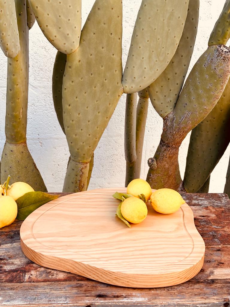Mr.Riviera's Pinewood Cutting Board