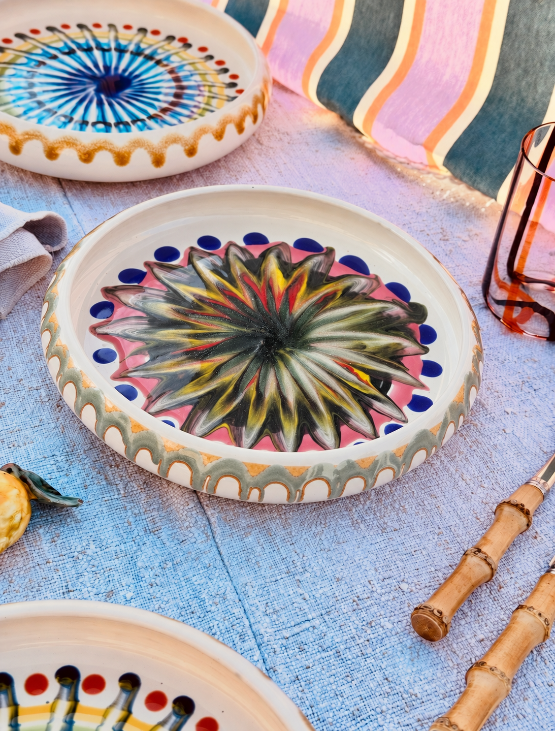 Italian Ceramic Pasta Plate 25cm | Handbemaltes Psychodelic Design UNIKAT