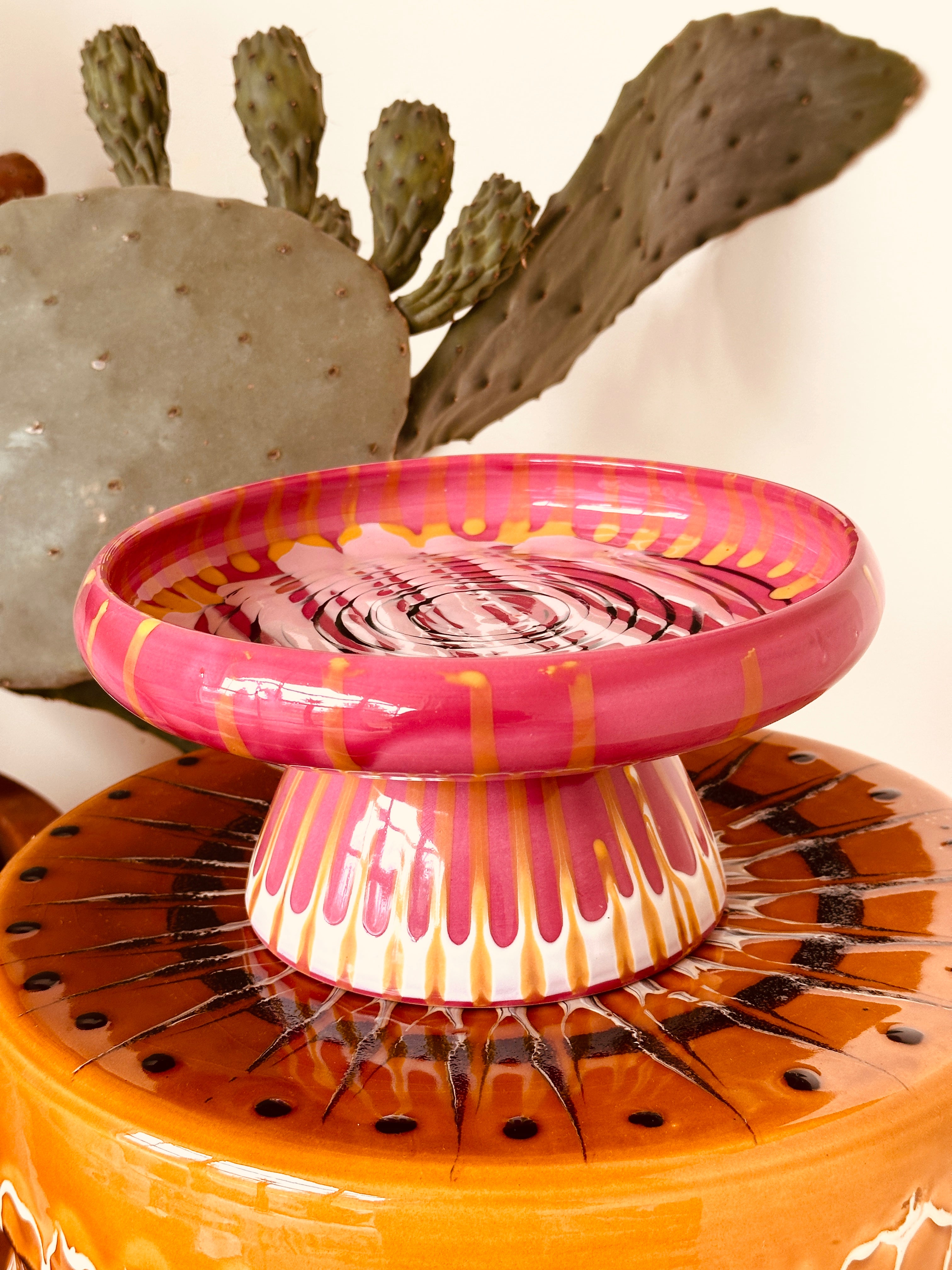 Psychodelic Frisbee High Plate "Riviera 1961 Fuxia“