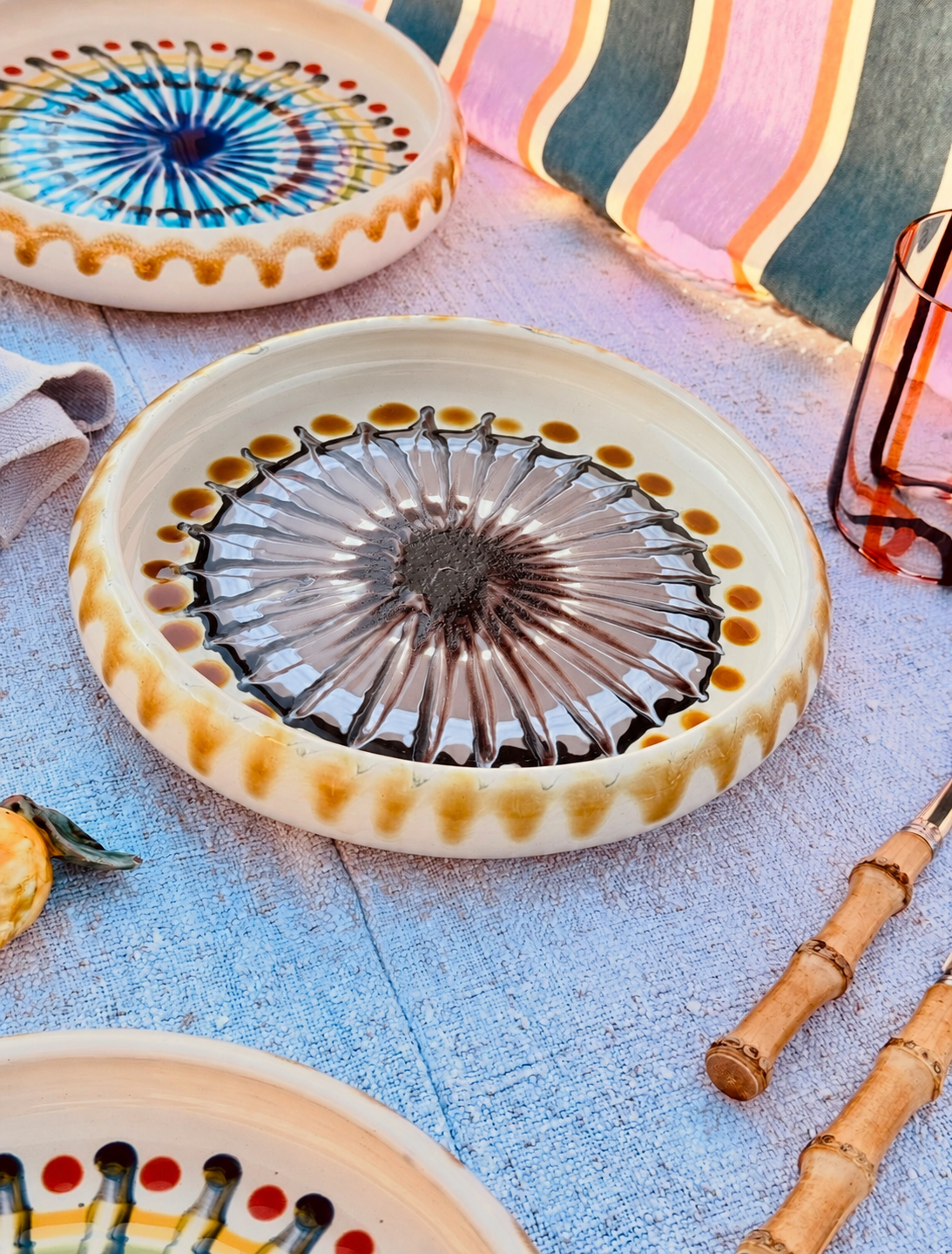 Italian Ceramic Pasta Plate 25cm | Handbemaltes Psychodelic Design UNIKAT