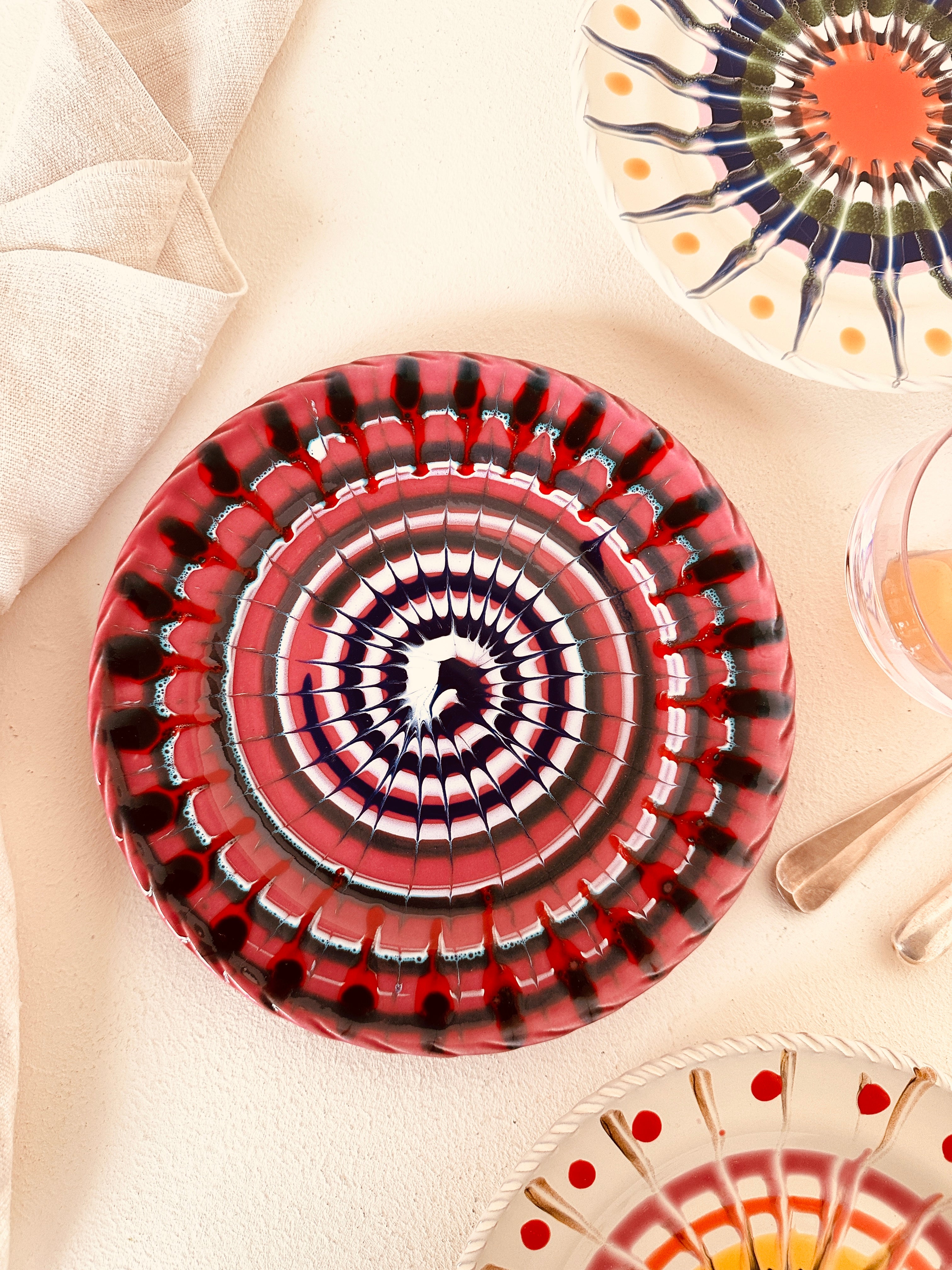 Psychodelic Dinner Plate "Fuxia Classic"