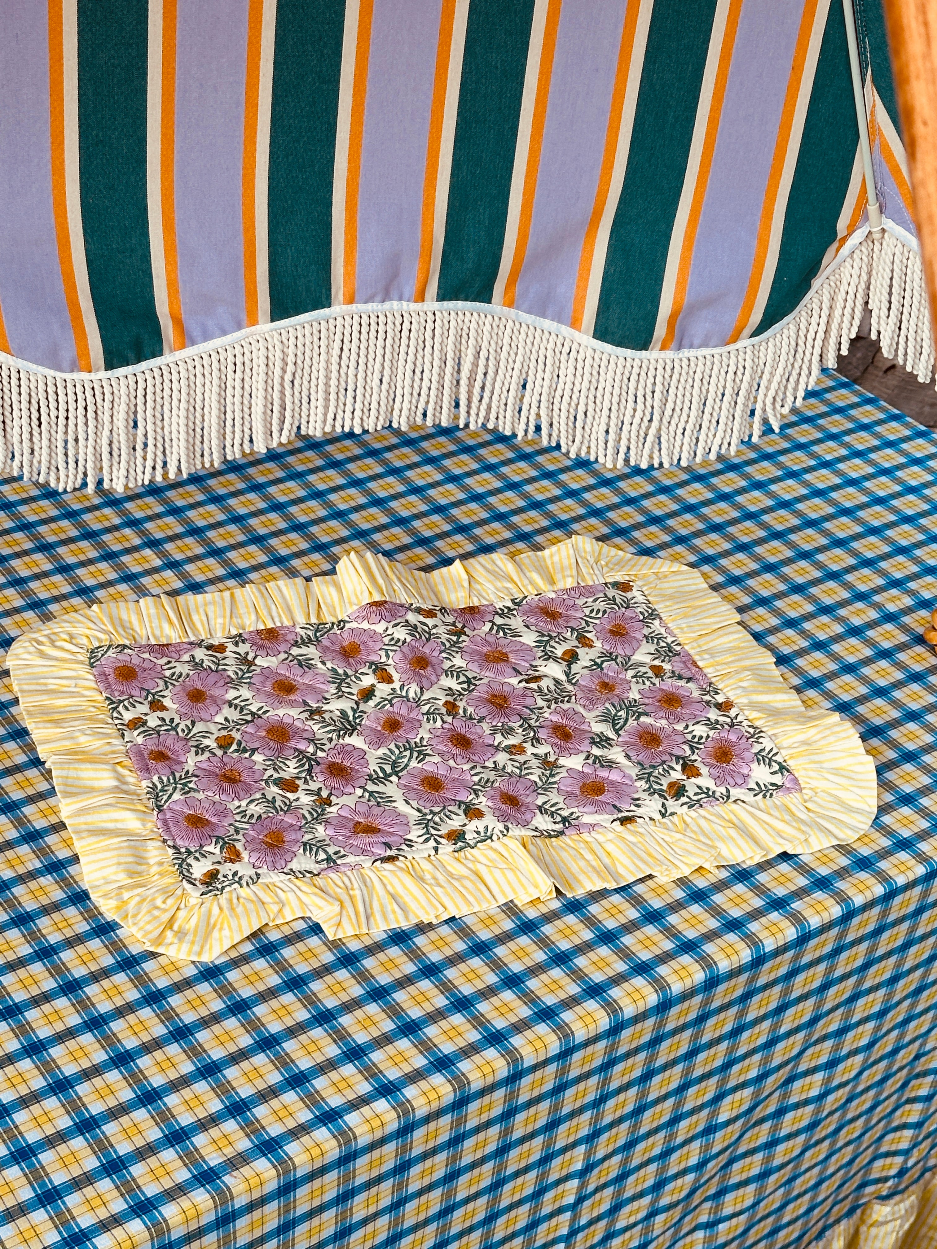 Cotton Placemat "Fuxia Flower with yellow Stripes"