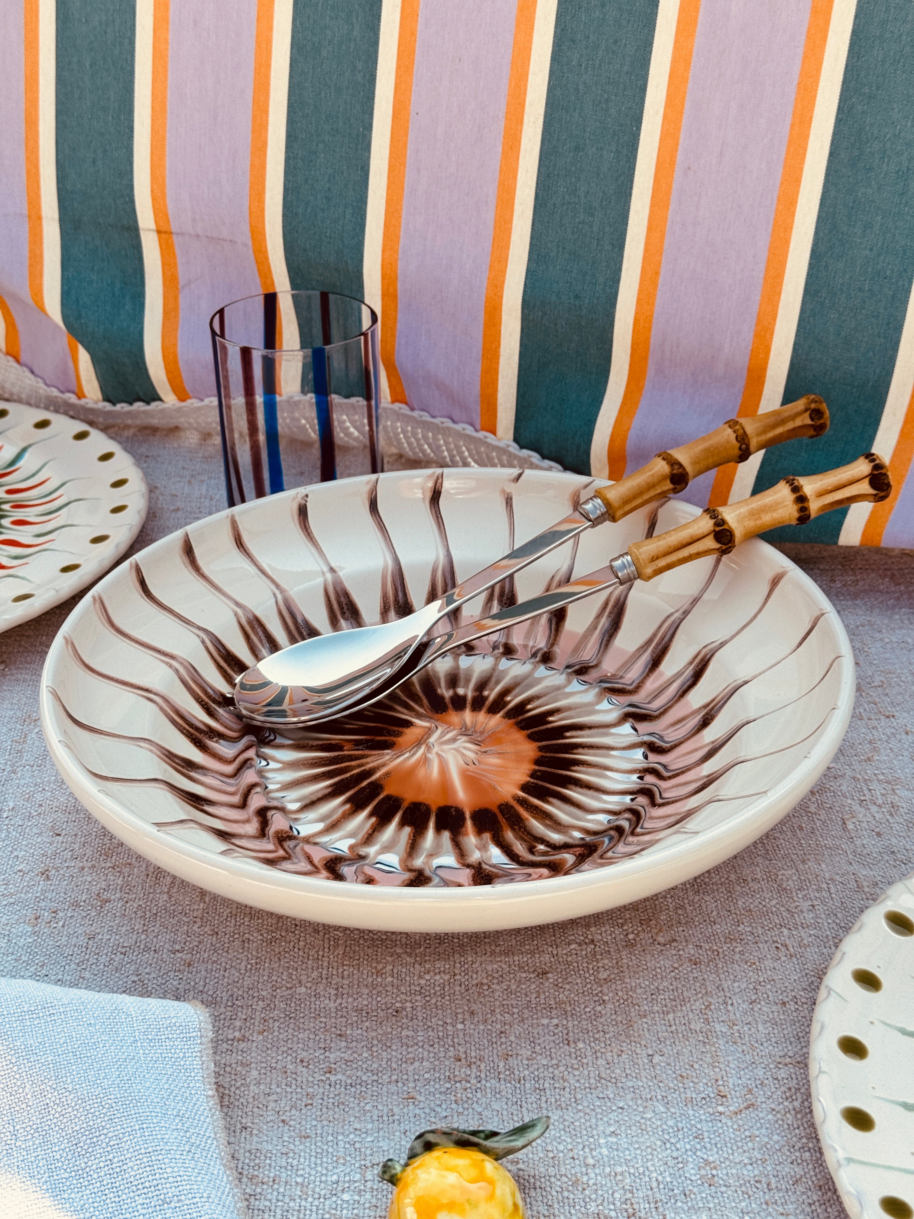 Flache Schale im "Psychodelic" Design – 29cm EINZELSTÜCK – NUR 1 X VERFÜGBAR!