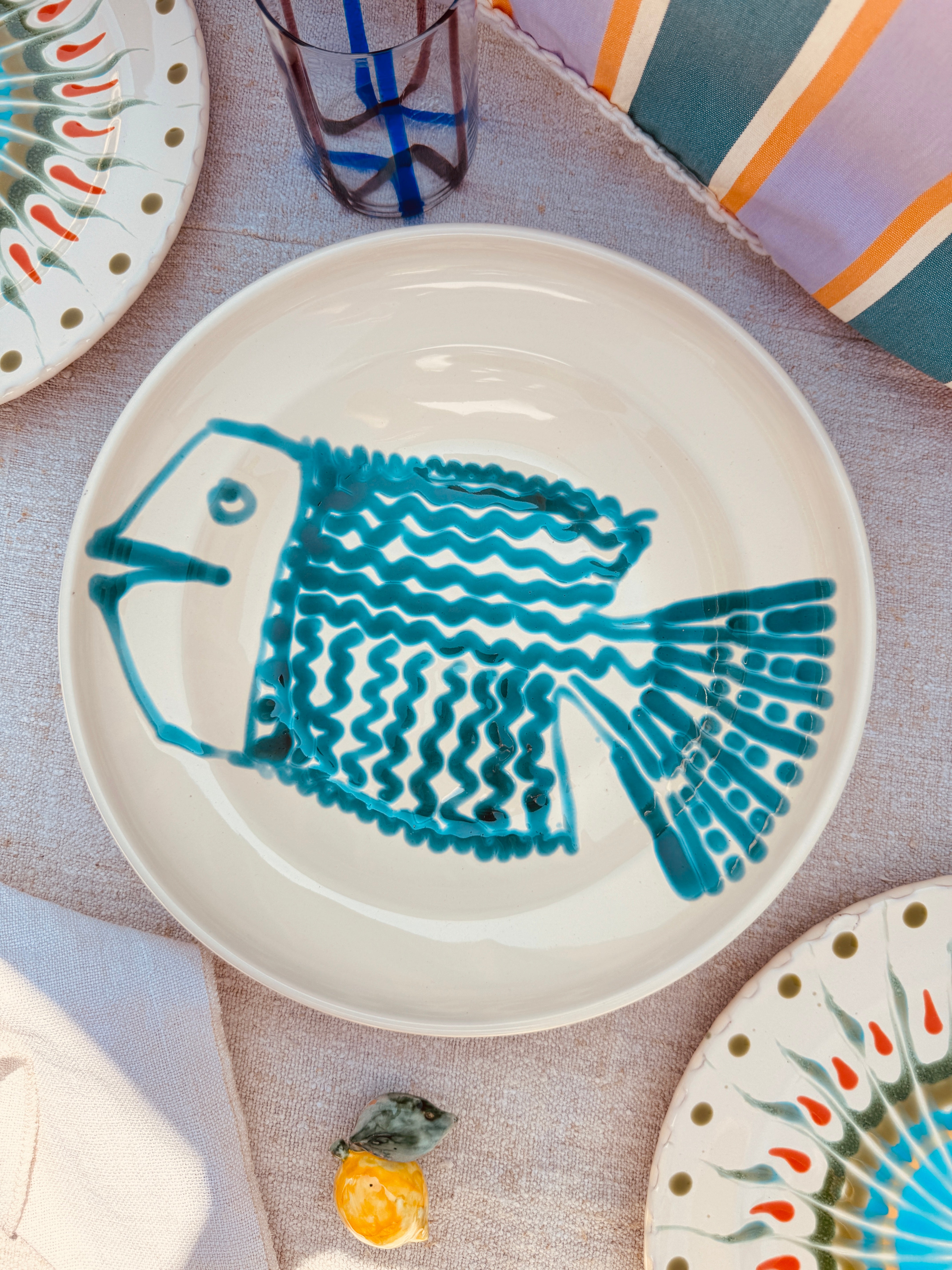 Flache Schale im "Psychodelic & Fisch" Design – 29cm EINZELSTÜCK – NUR 1 X VERFÜGBAR!