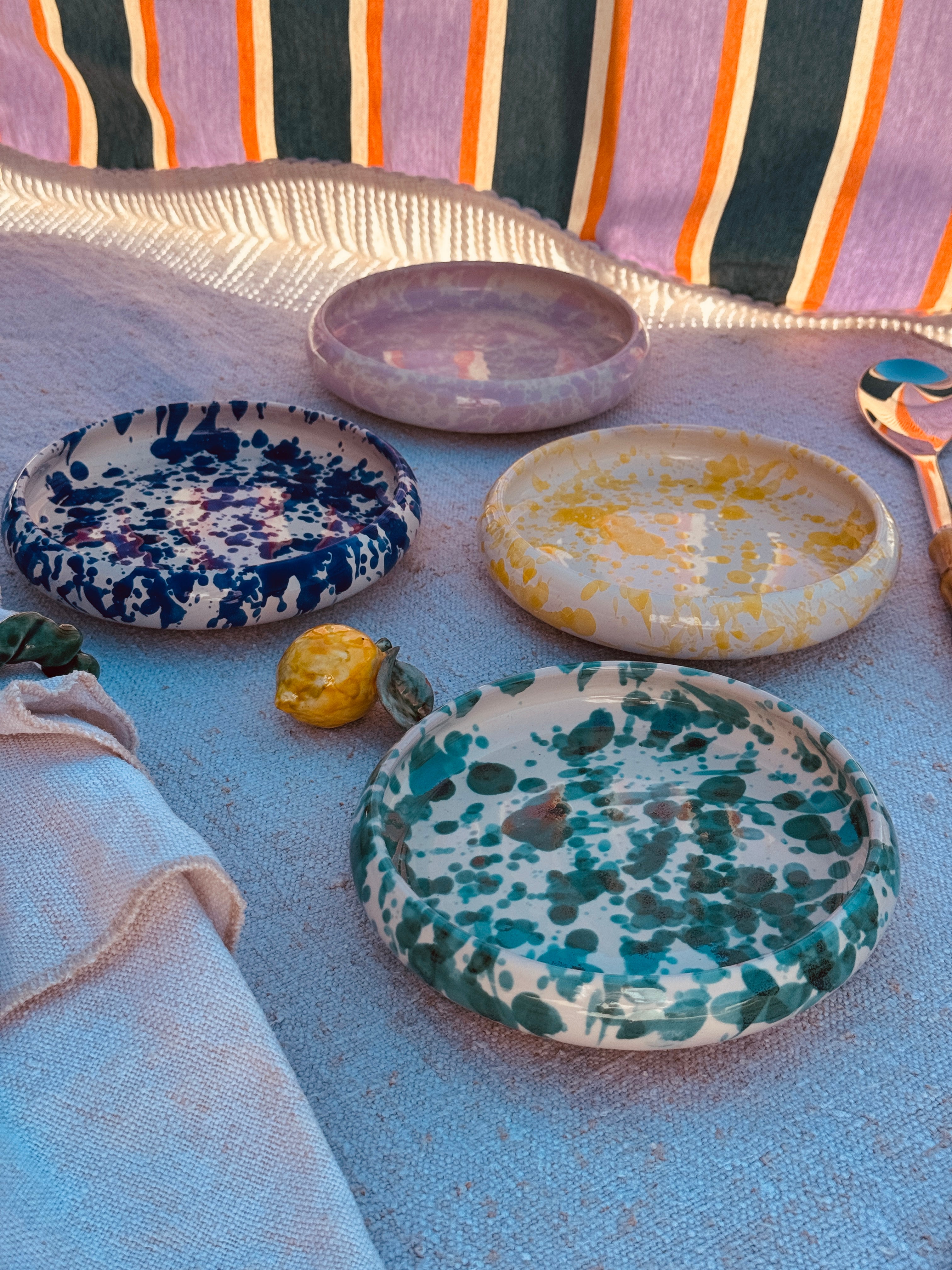 medium Frisbee Plate Schizzato "Colour Mix" Set of 4