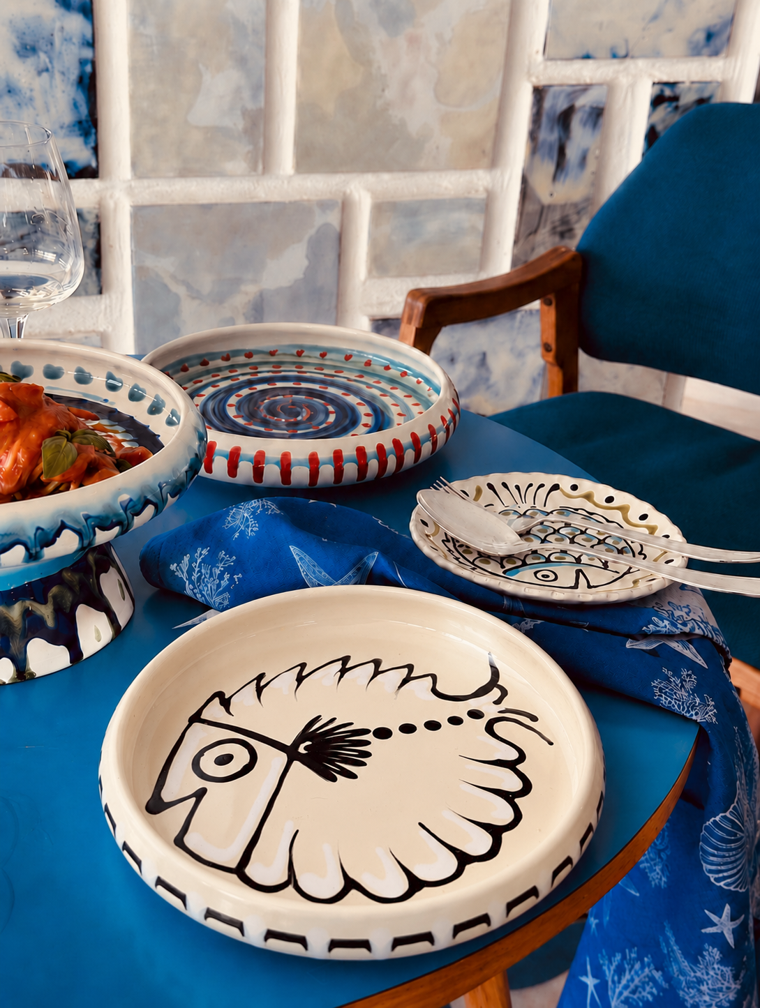 Italian Ceramic Pasta Plate 25cm | Handbemaltes Psychodelic Design "Pesce di Bari"